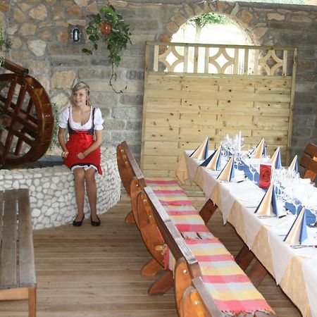 Landhotel Erhardt Bad Waltersdorf Bagian luar foto