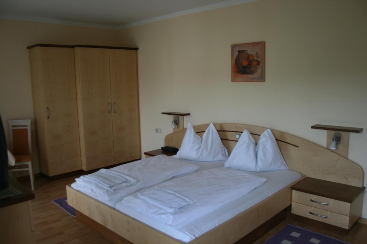 Landhotel Erhardt Bad Waltersdorf Bagian luar foto