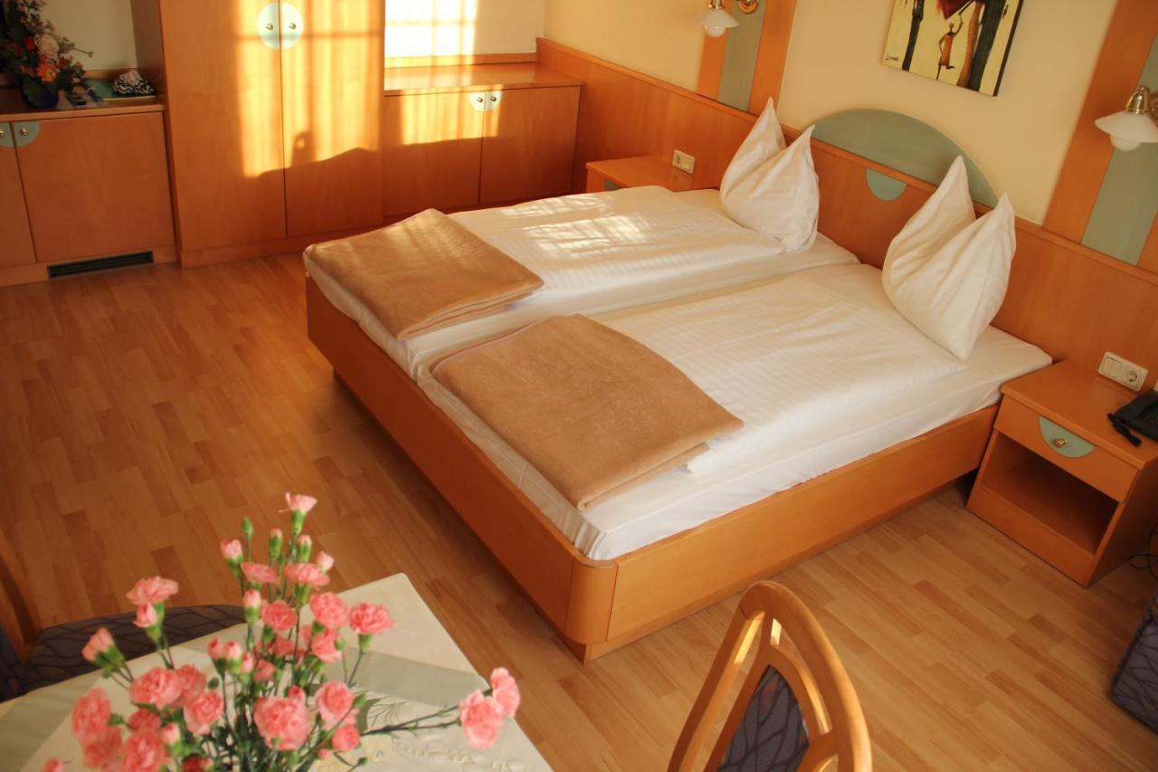 Landhotel Erhardt Bad Waltersdorf Bagian luar foto