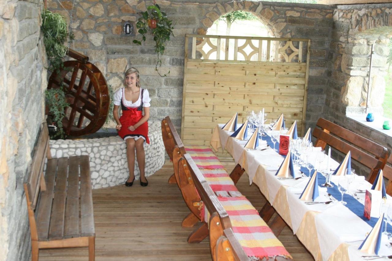 Landhotel Erhardt Bad Waltersdorf Bagian luar foto